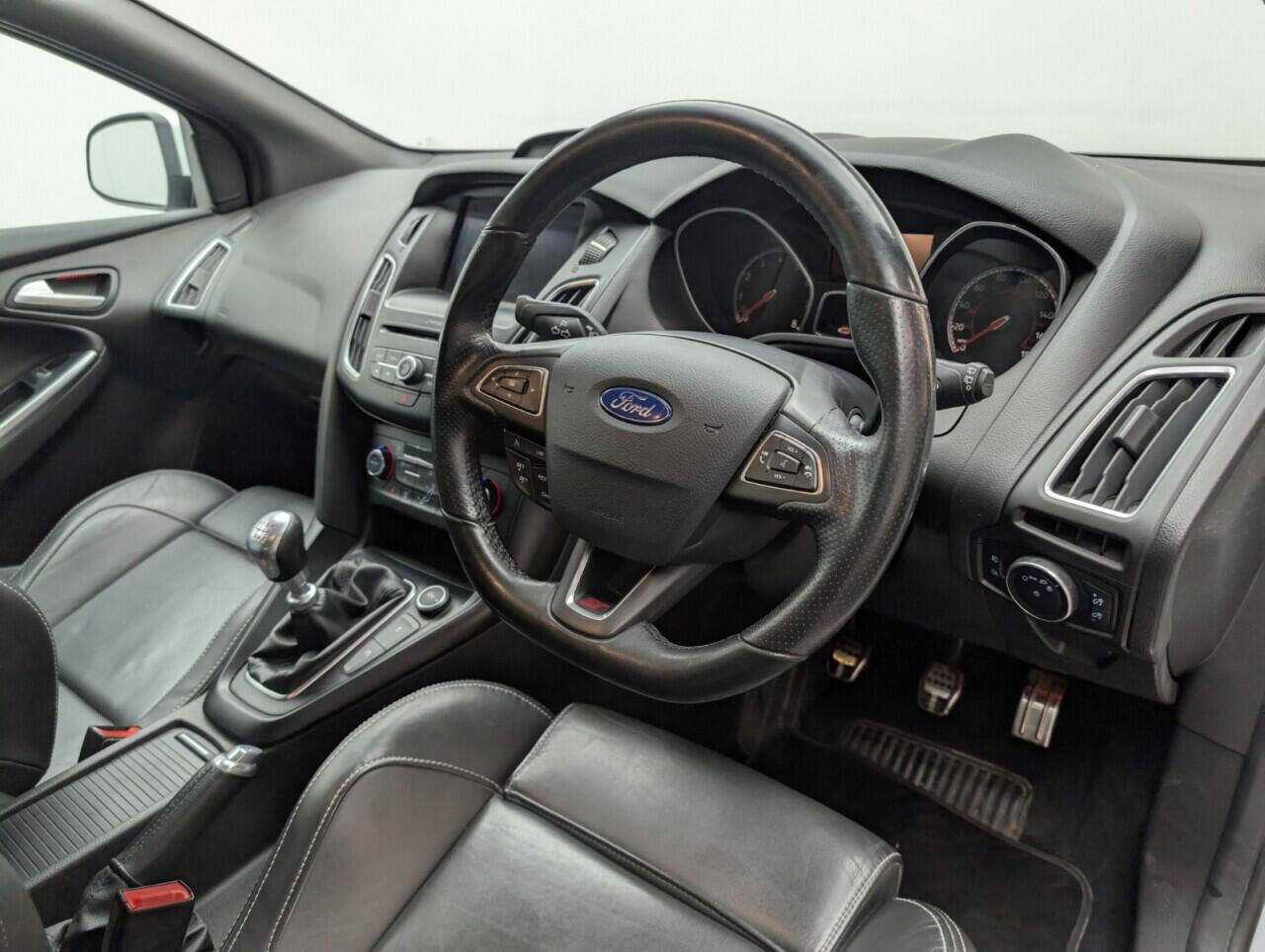 Used Ford Focus 2015 for sale - 76425035: Photo 11