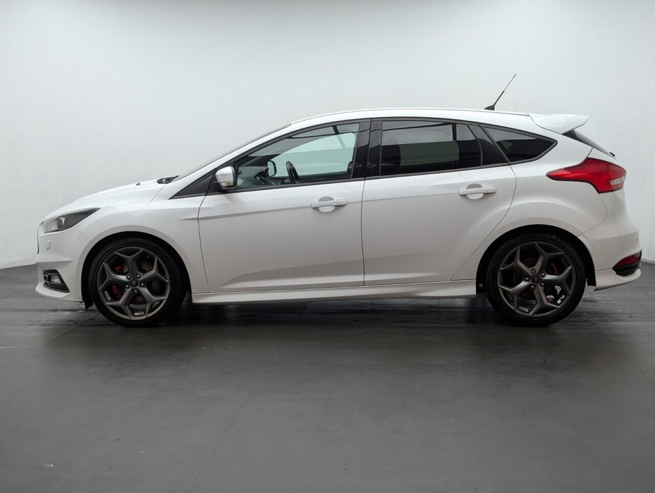 Used Ford Focus 2015 for sale - 76425035: Photo 5