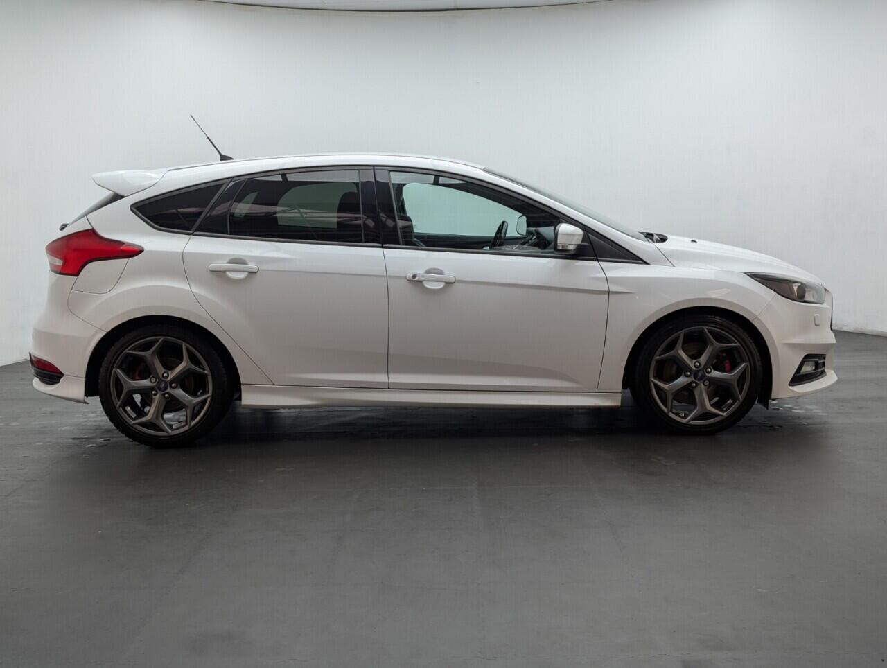 Used Ford Focus 2015 for sale - 76425035: Photo 9