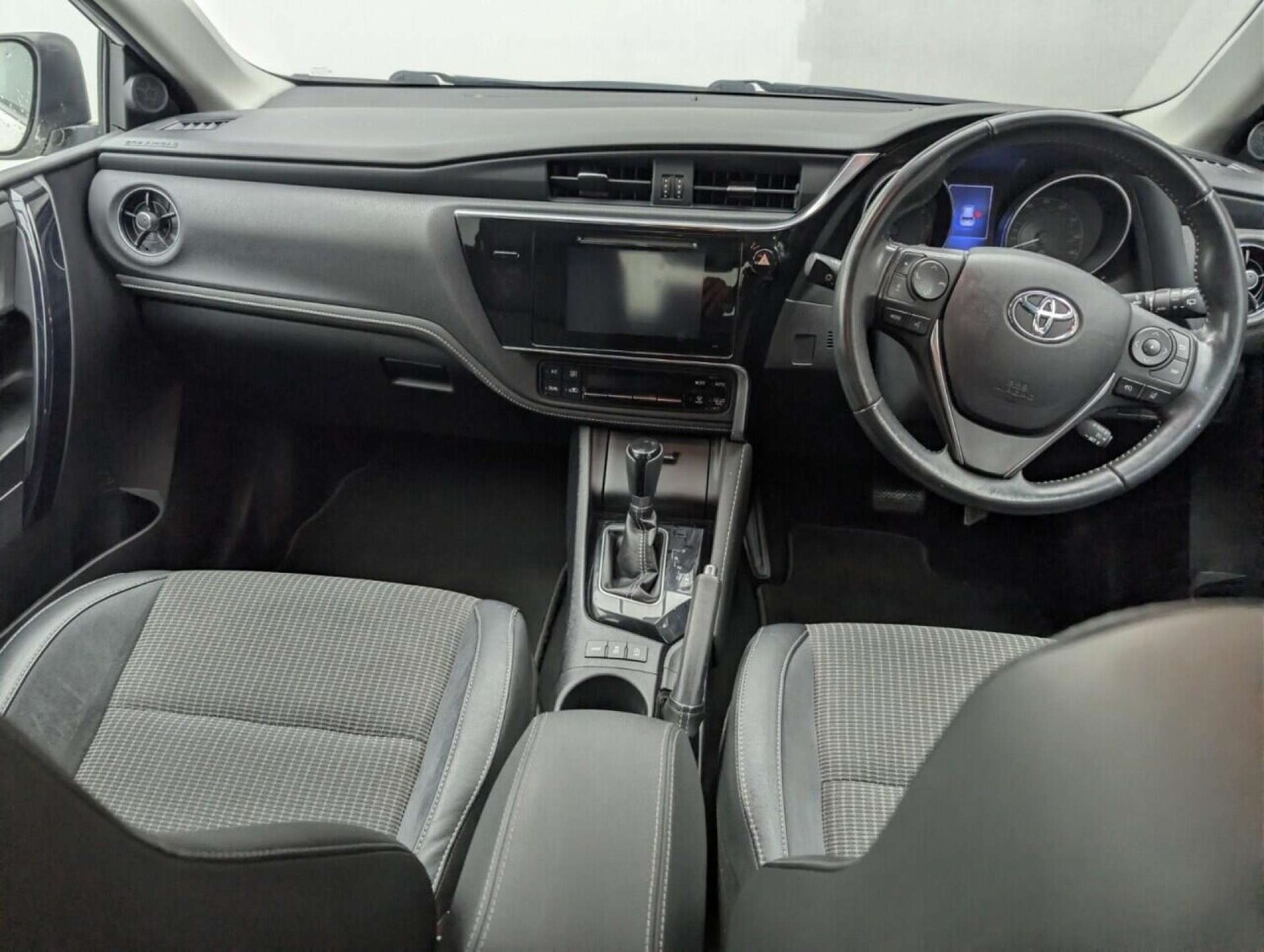 Used Toyota Auris 2017 for sale - 77714180: Photo 22