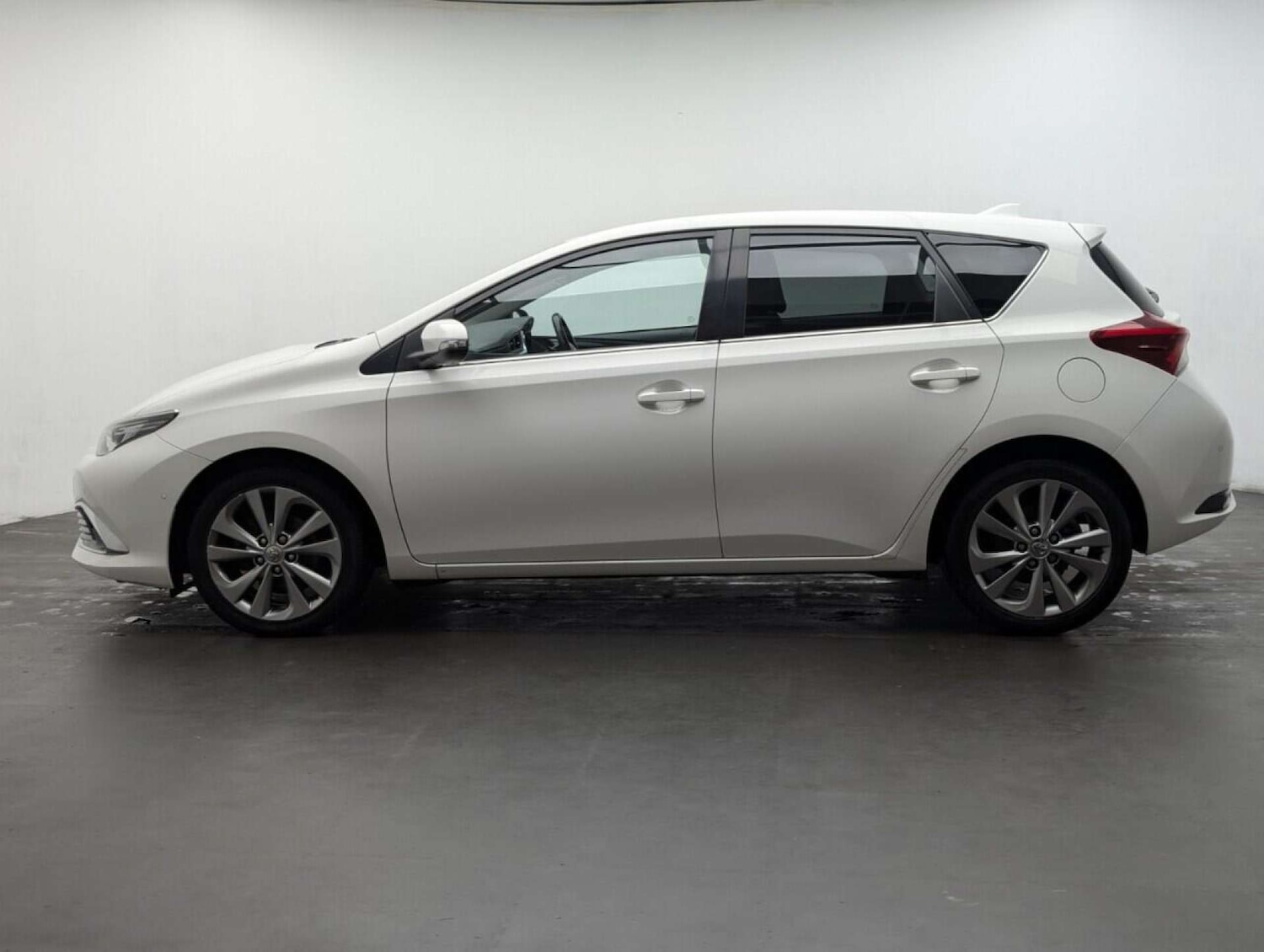 Used Toyota Auris 2017 for sale - 77714180: Photo 5