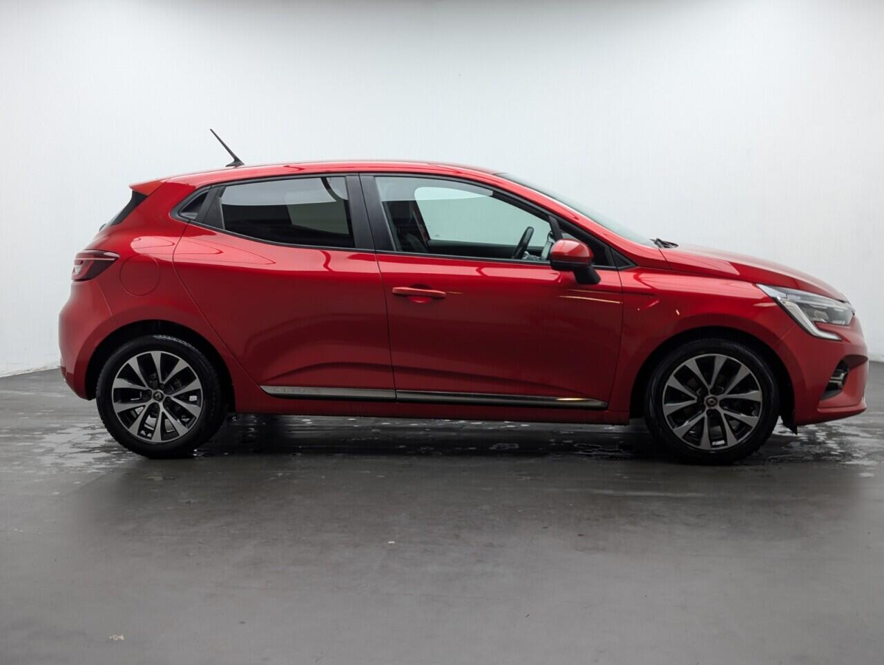 Used Renault Clio 2020 for sale - 77524763: Photo 9