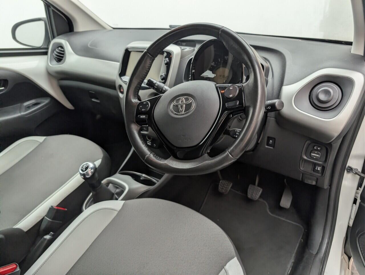 Used Toyota AYGO 2018 for sale - 76765505: Photo 11