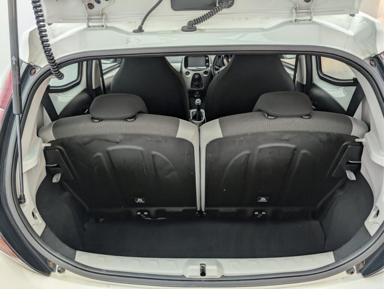 Used Toyota AYGO 2018 for sale - 76765505: Photo 24