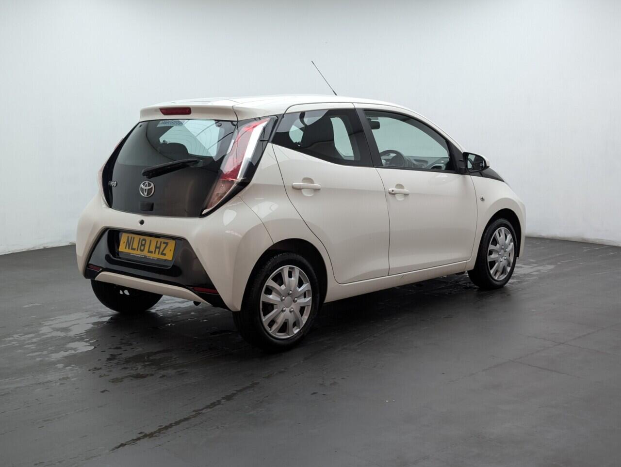 Used Toyota AYGO 2018 for sale - 76765505: Photo 8