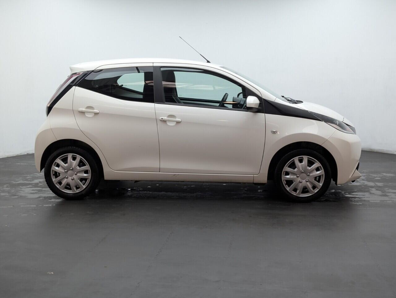 Used Toyota AYGO 2018 for sale - 76765505: Photo 9