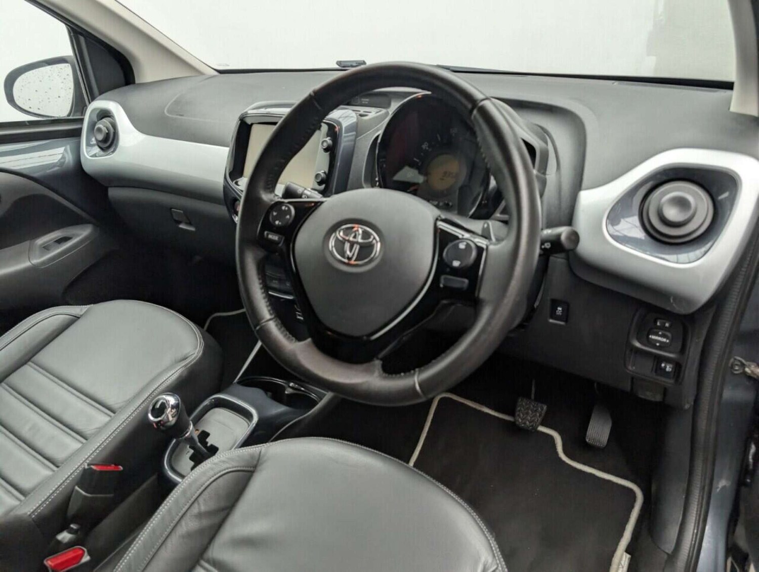 Used Toyota AYGO 2017 for sale - 77714343: Photo 11