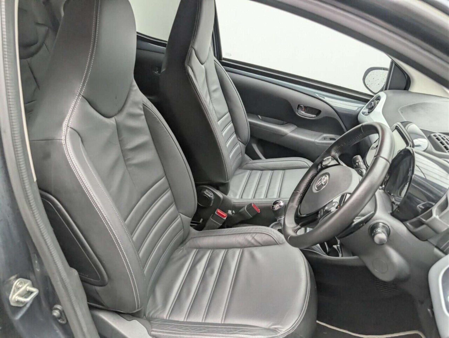 Used Toyota AYGO 2017 for sale - 77714343: Photo 12