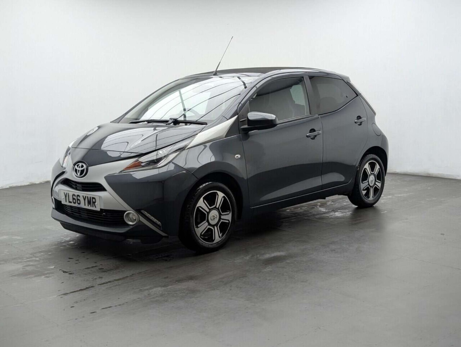 Used Toyota AYGO 2017 for sale - 77714343: Photo 4