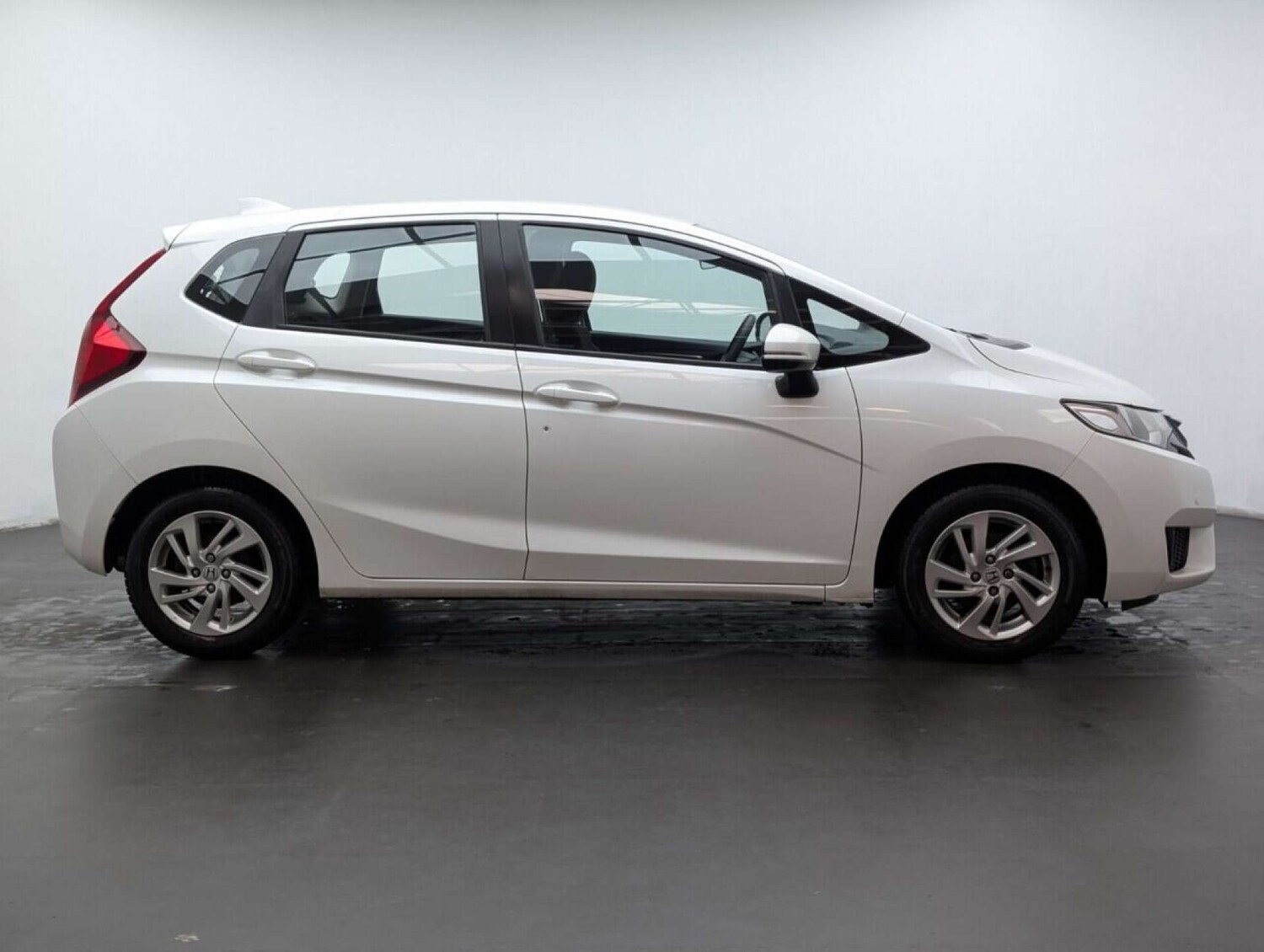 Used Honda Jazz 2017 for sale - 77714536: Photo 9
