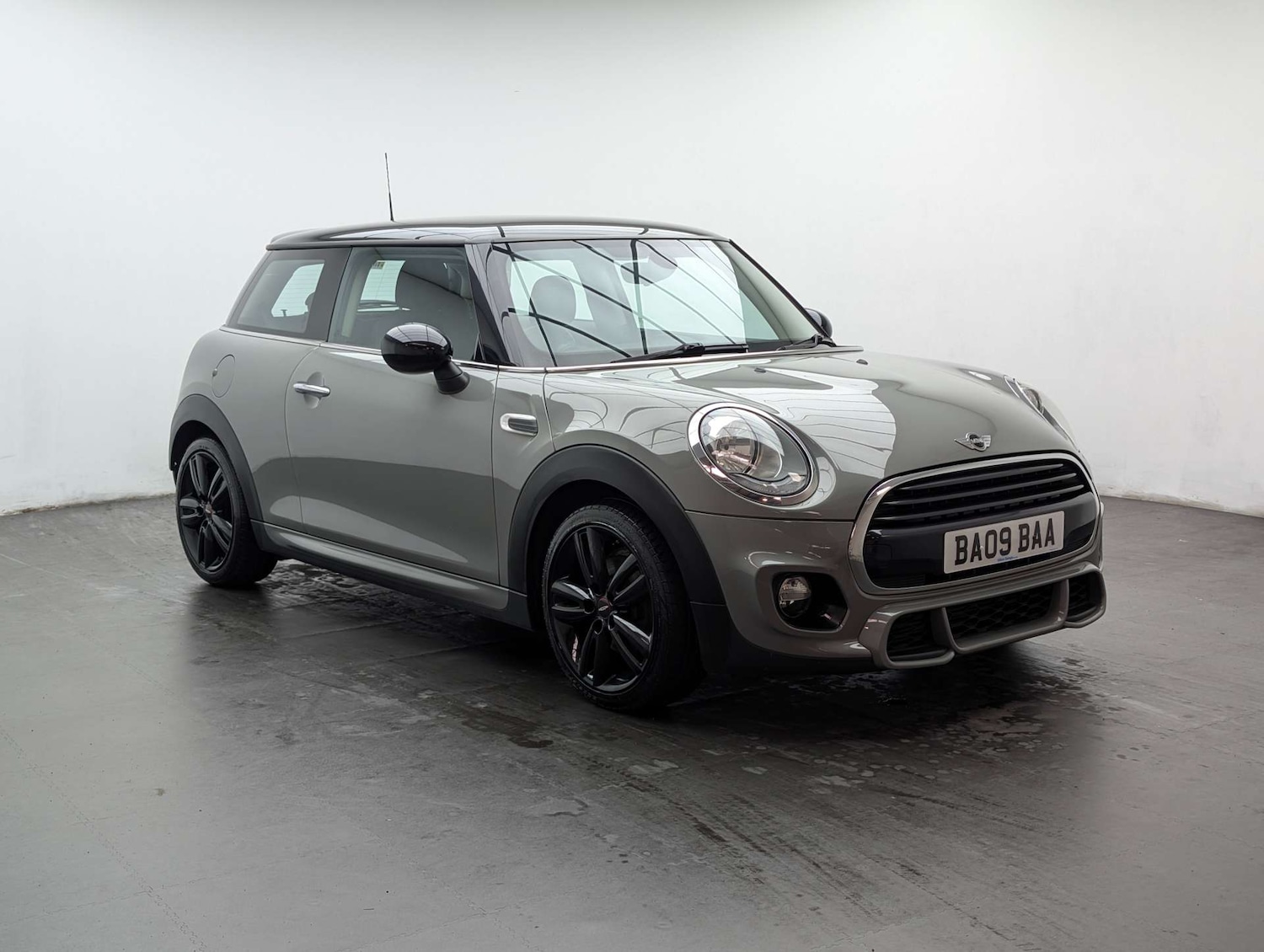 Used MINI Hatch 2017 for sale - 78179664: Photo 2