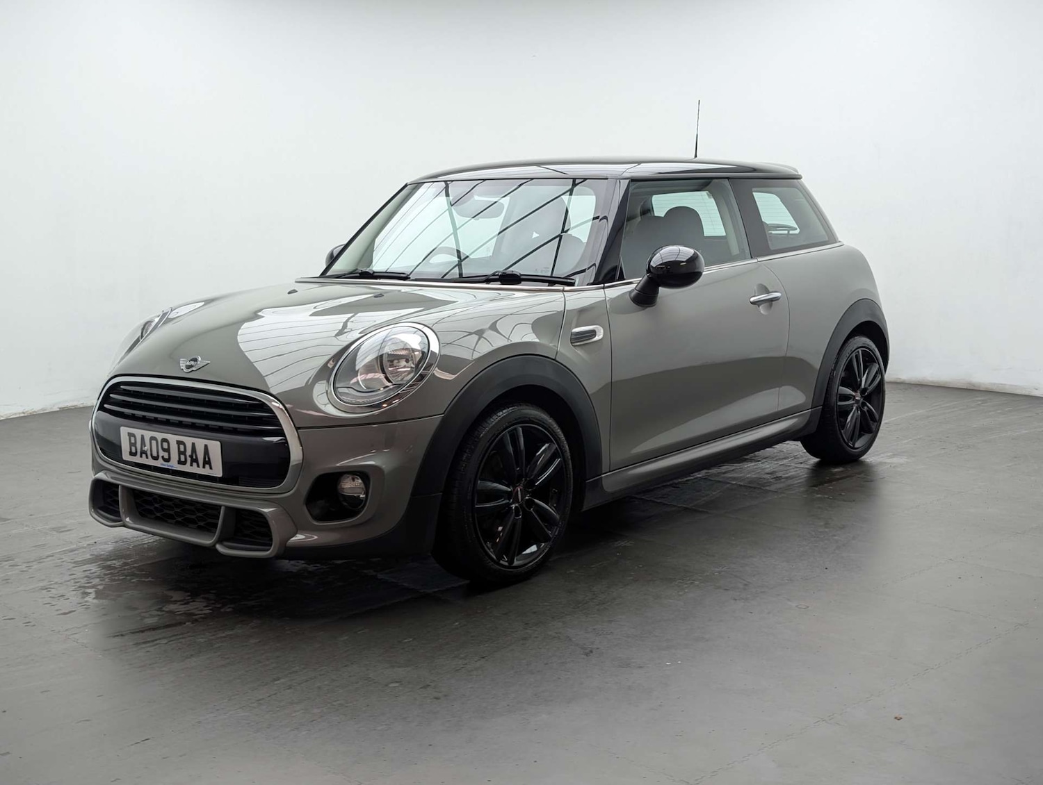 Used MINI Hatch 2017 for sale - 78179664: Photo 5