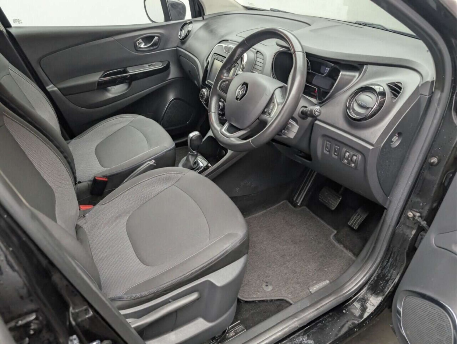 Used Renault Captur 2016 for sale - 77713237: Photo 11