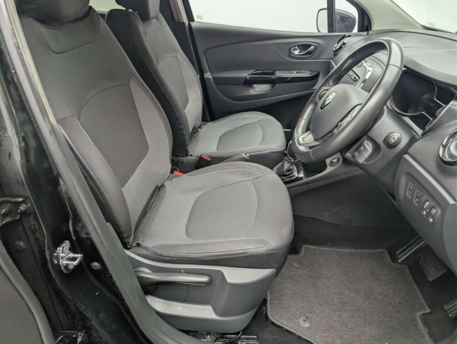 Used Renault Captur 2016 for sale - 77713237: Photo 12