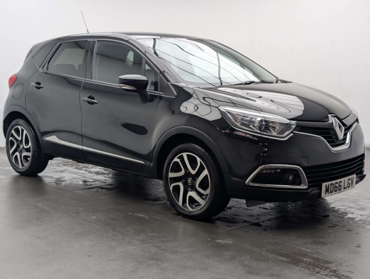 Used Renault Captur 2016 for sale - 77713237: Photo 2