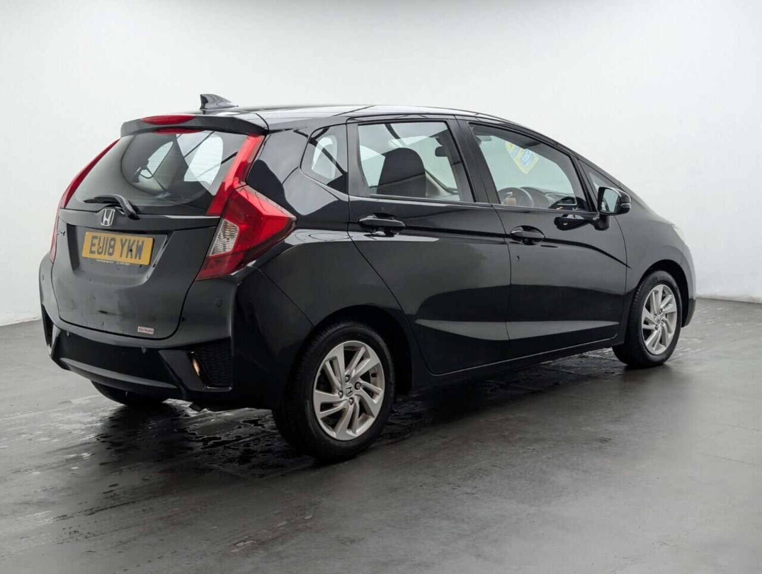 Used Honda Jazz 2018 for sale - 77713769: Photo 8