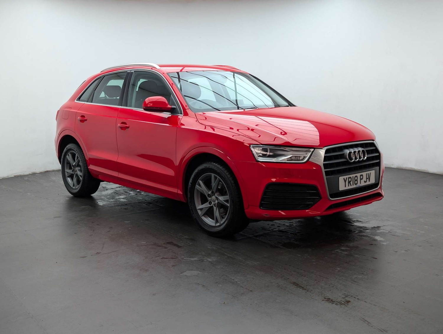 Used Audi Q3 2018 for sale - 77933980: Photo 2