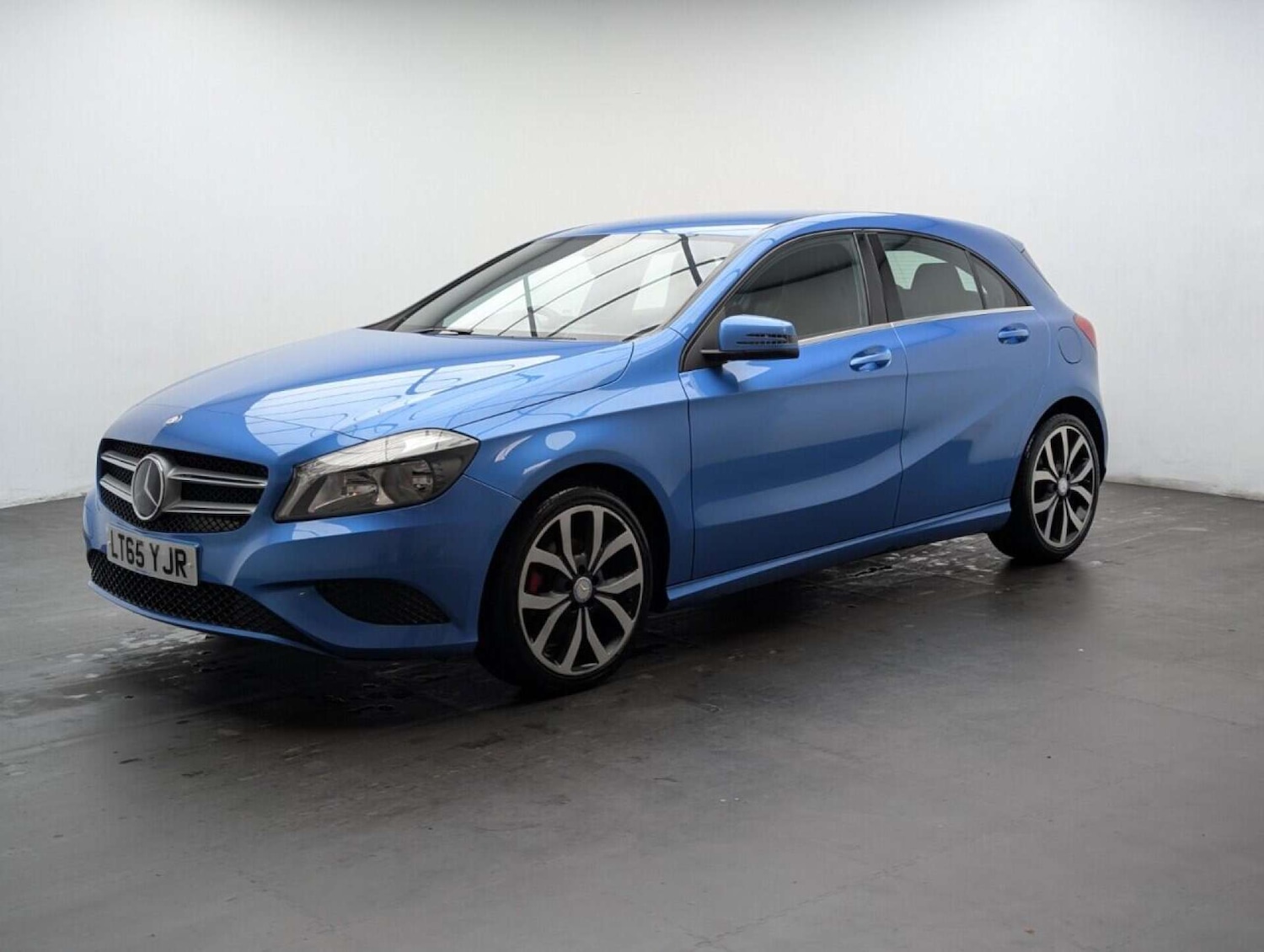 Used Mercedes-Benz A-Class 2015 for sale - 77713207: Photo 4