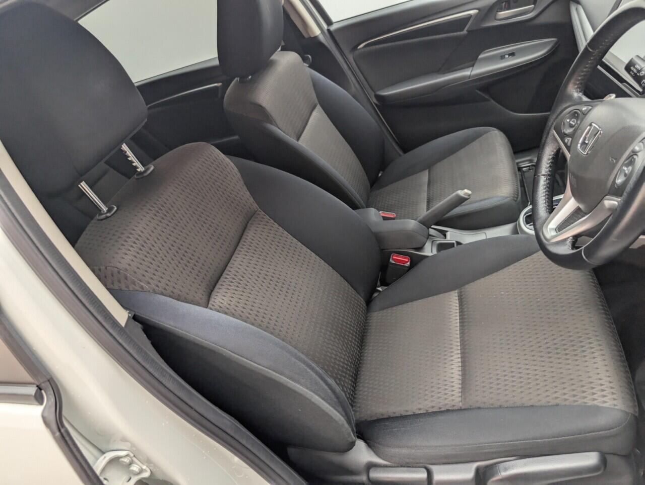 Used Honda Jazz 2018 for sale - 76423171: Photo 12