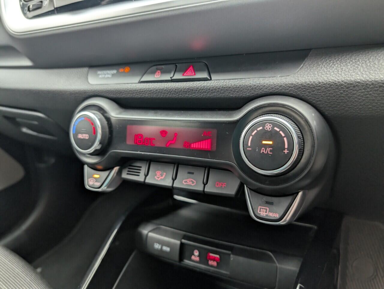 Used Kia Stonic 2019 for sale - 76424986: Photo 17