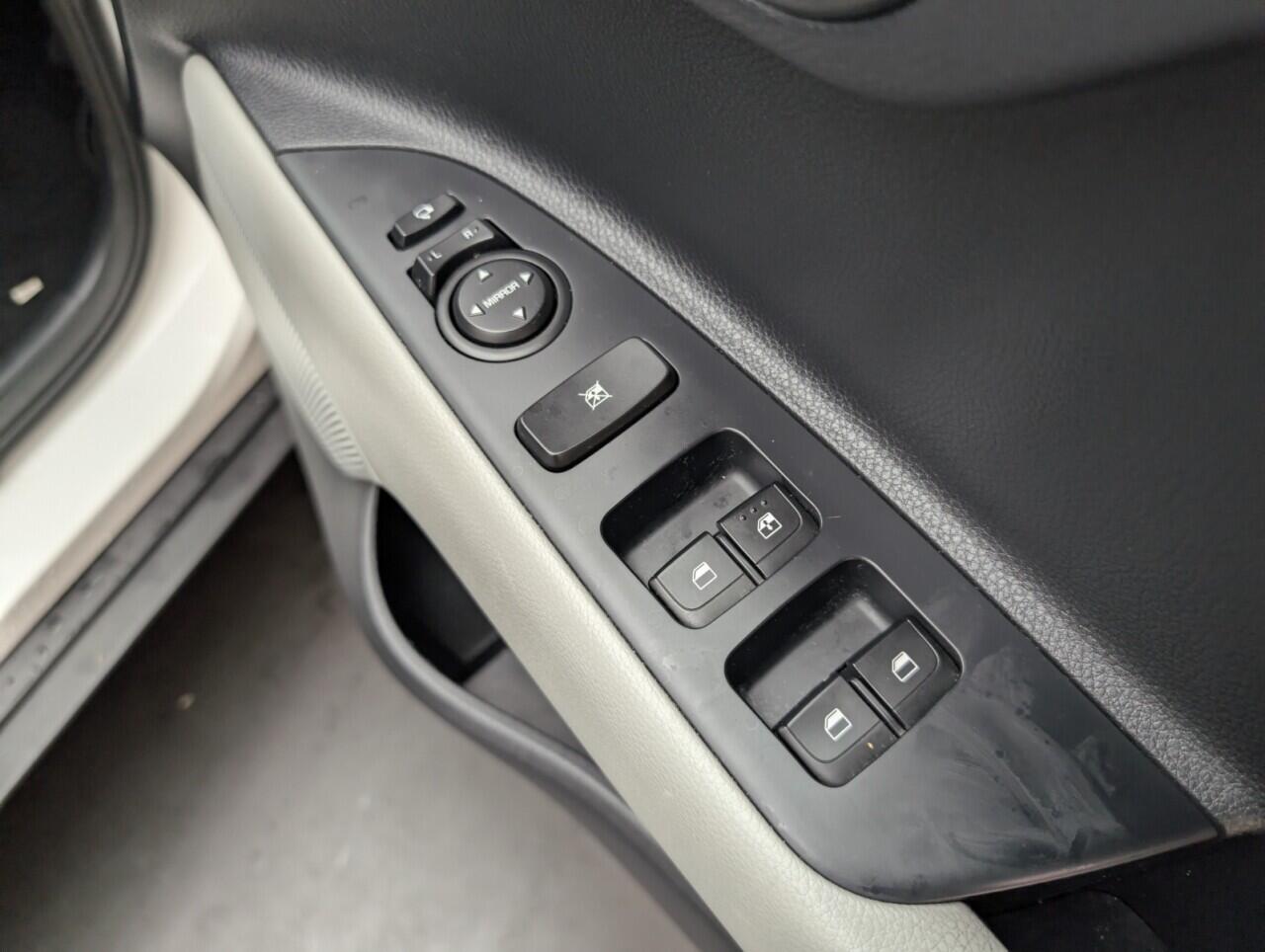 Used Kia Stonic 2019 for sale - 76424986: Photo 23