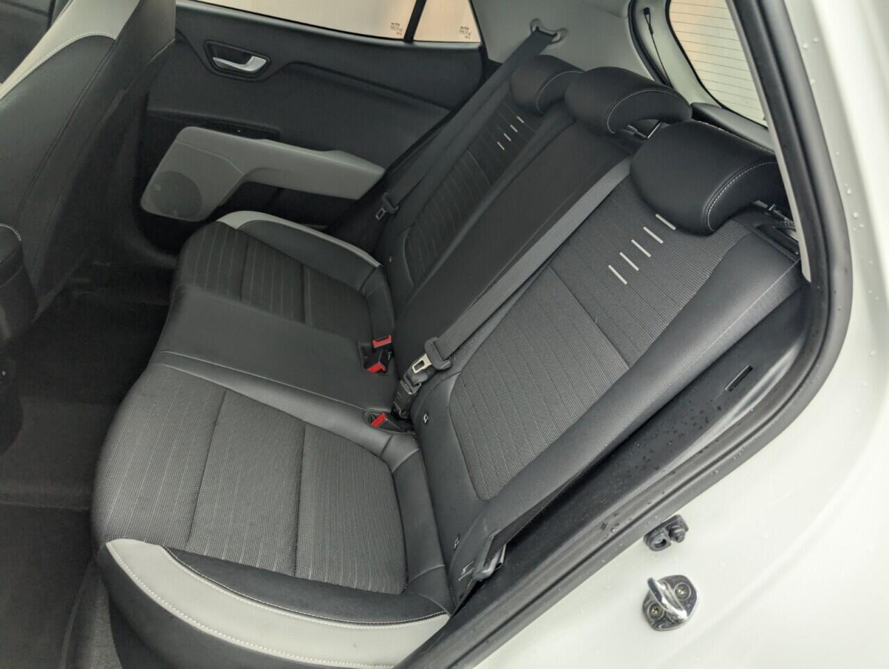 Used Kia Stonic 2019 for sale - 76424986: Photo 28