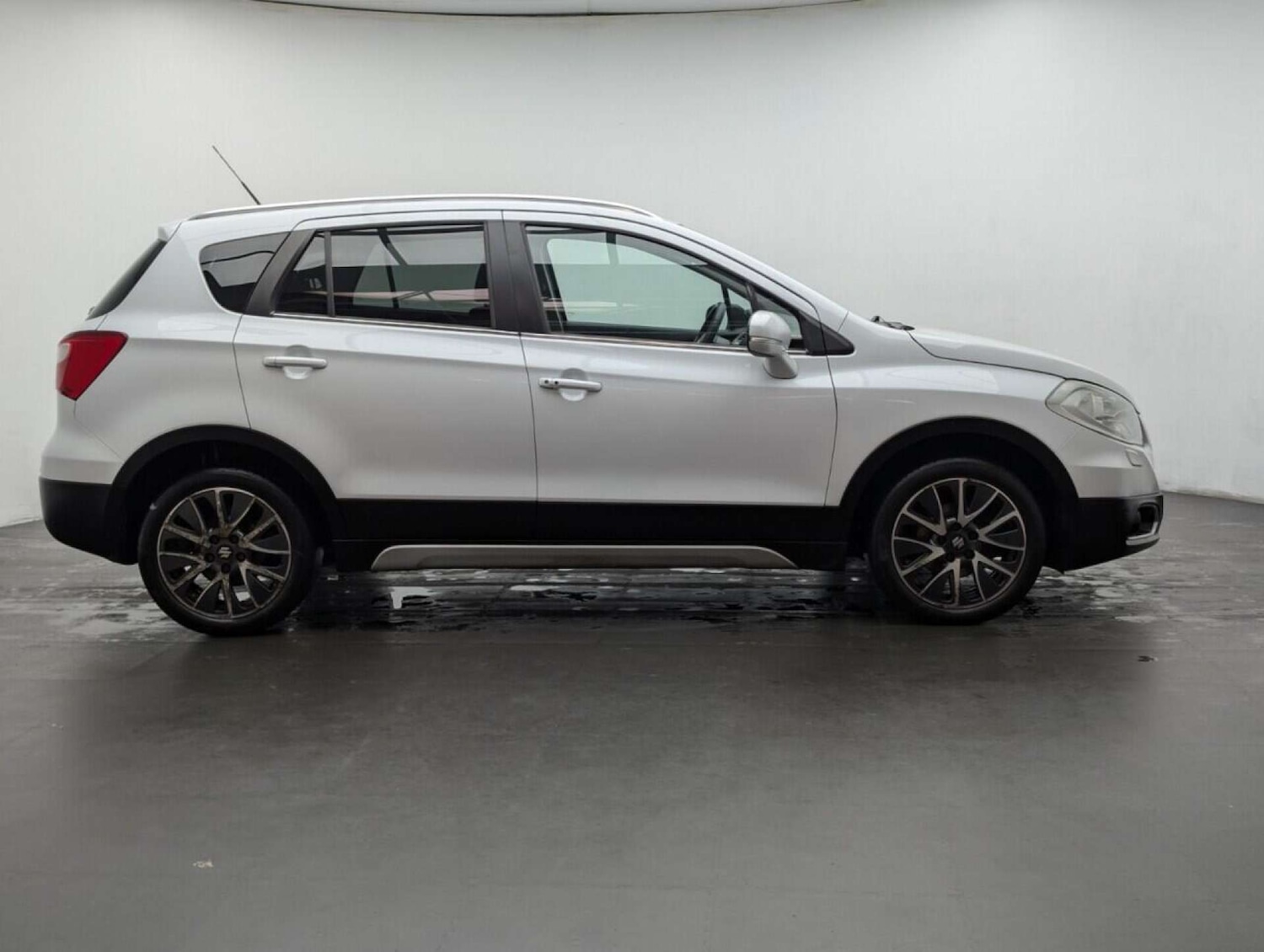 Used Suzuki SX4 S-Cross 2016 for sale - 77714014: Photo 9