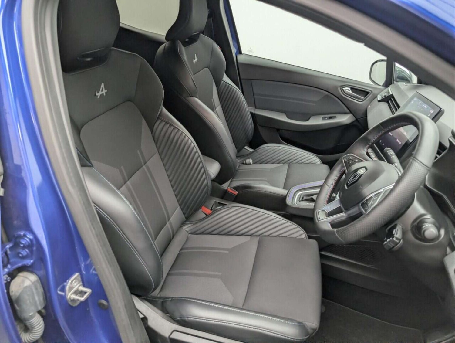 Used Renault Clio 2023 for sale - 77714025: Photo 12