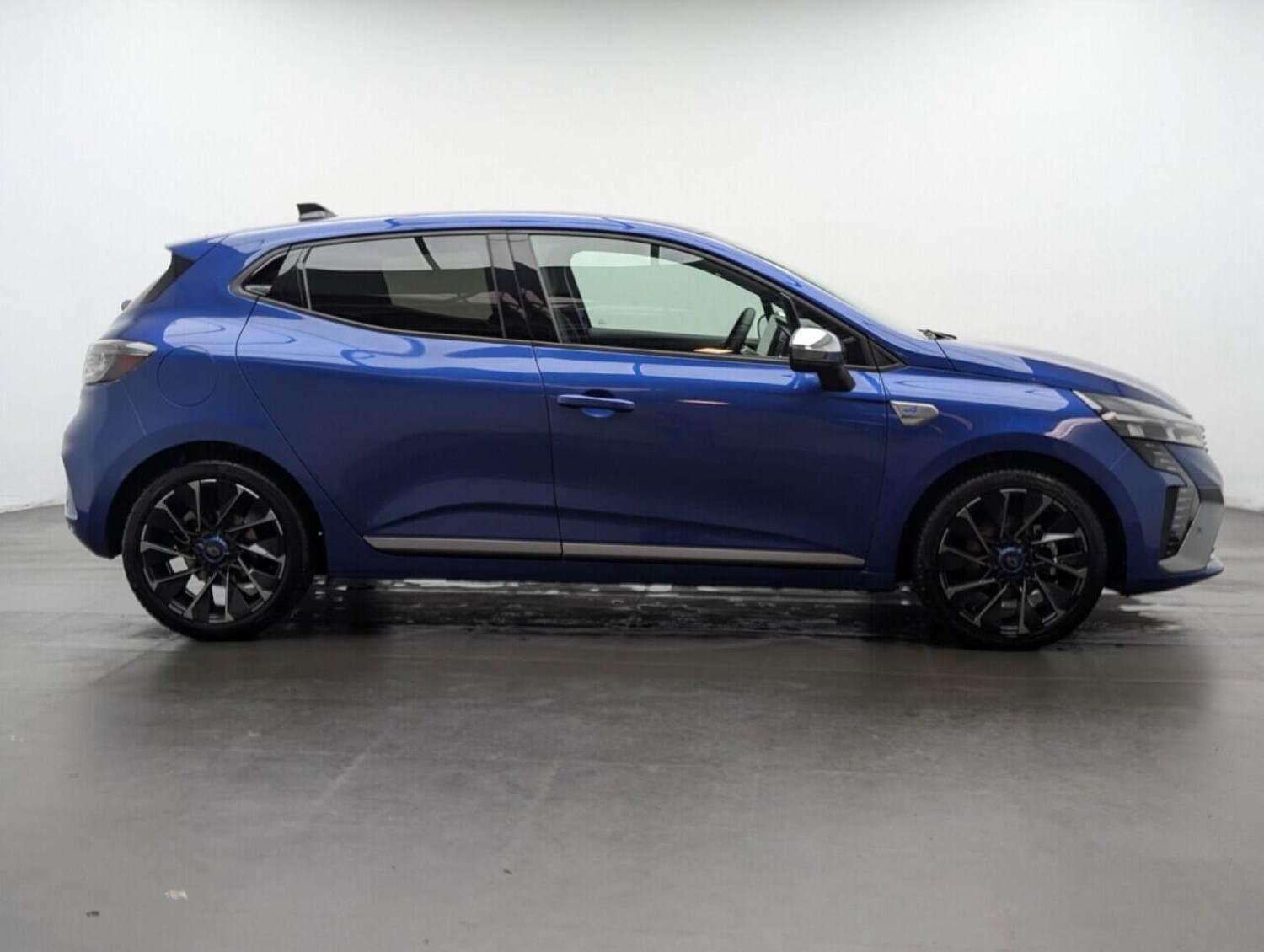 Used Renault Clio 2023 for sale - 77714025: Photo 9