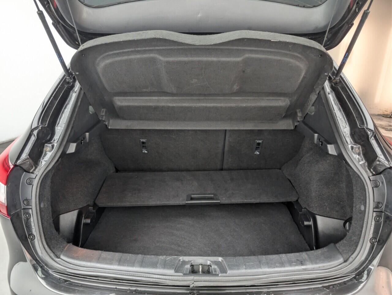 Used Nissan Qashqai 2017 for sale - 76952963: Photo 27