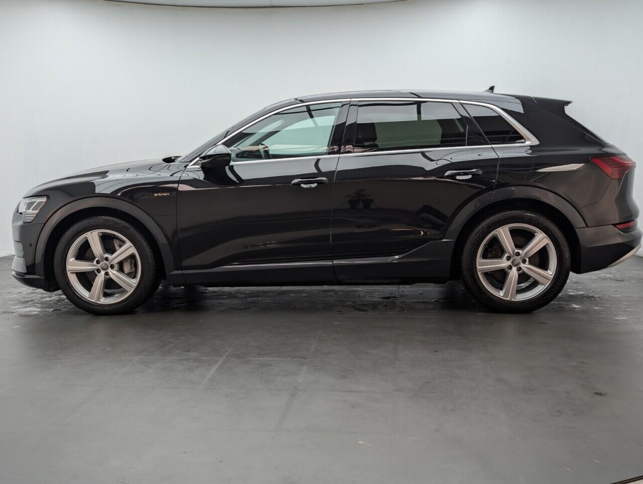 Used Audi e-tron 2020 for sale - 76423311: Photo 5