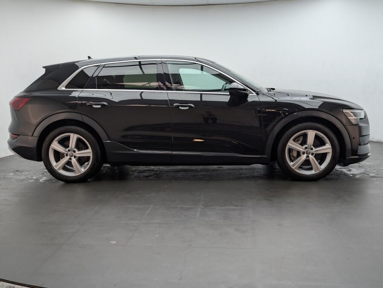 Used Audi e-tron 2020 for sale - 76423311: Photo 9