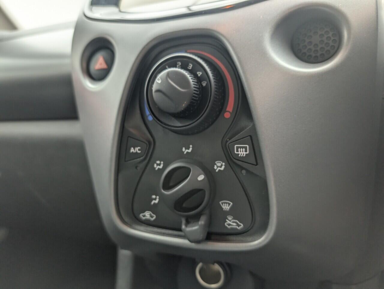 Used Toyota AYGO 2019 for sale - 76424899: Photo 16