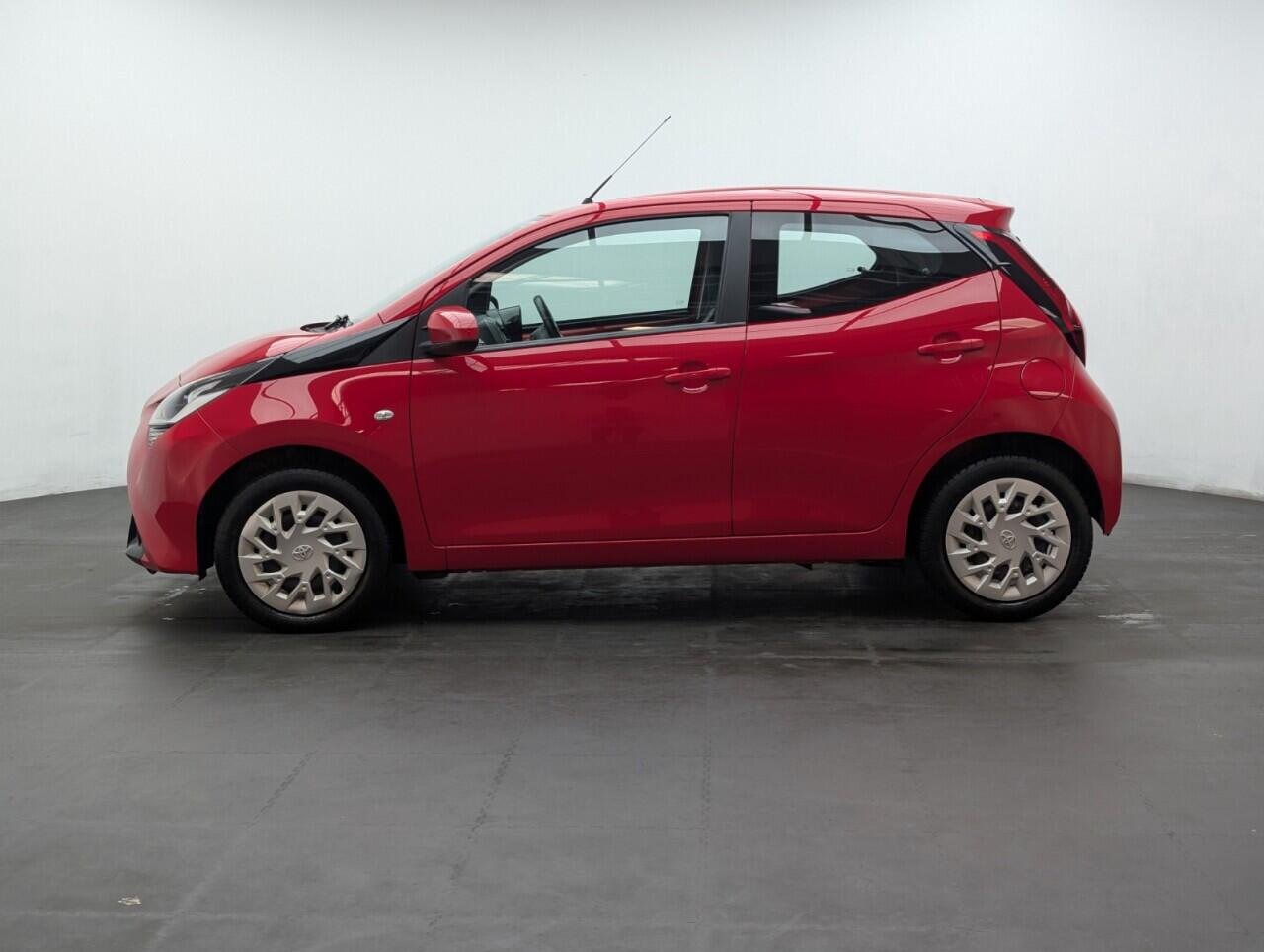 Used Toyota AYGO 2019 for sale - 76424899: Photo 5