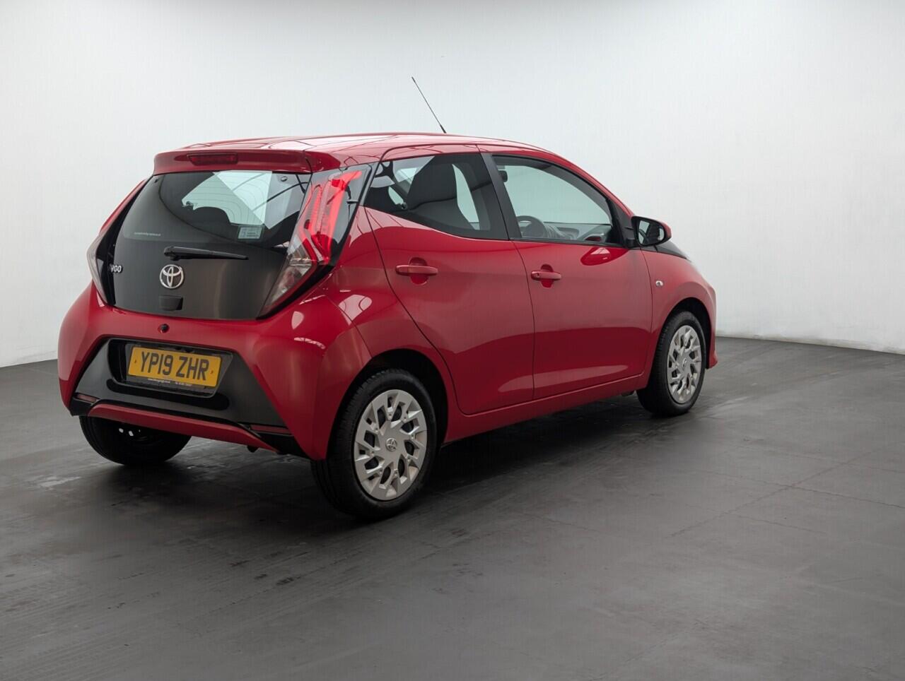 Used Toyota AYGO 2019 for sale - 76424899: Photo 8