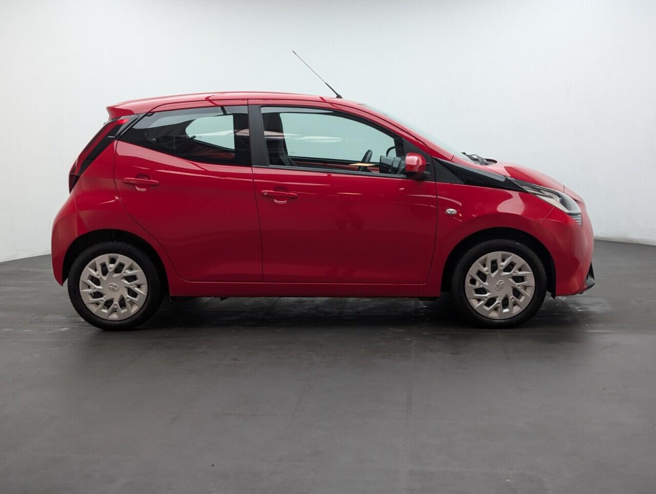 Used Toyota AYGO 2019 for sale - 76424899: Photo 9