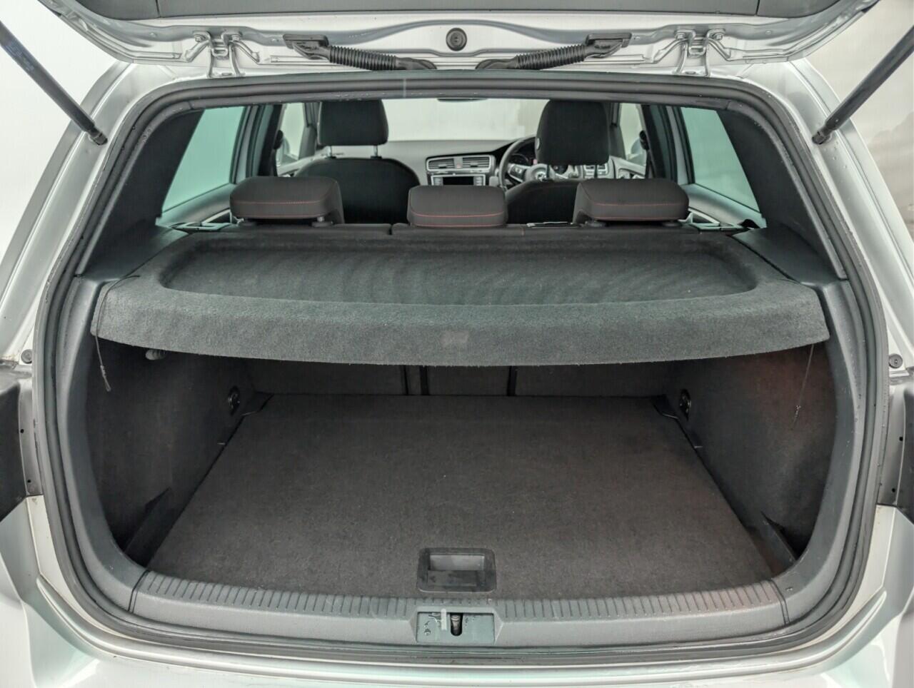 Used Volkswagen Golf 2017 for sale - 77696546: Photo 23