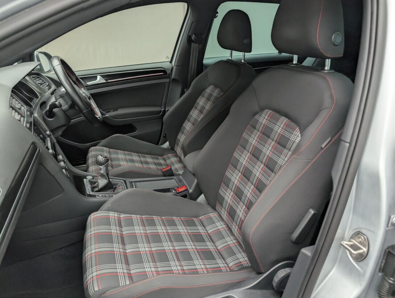 Used Volkswagen Golf 2017 for sale - 77696546: Photo 25