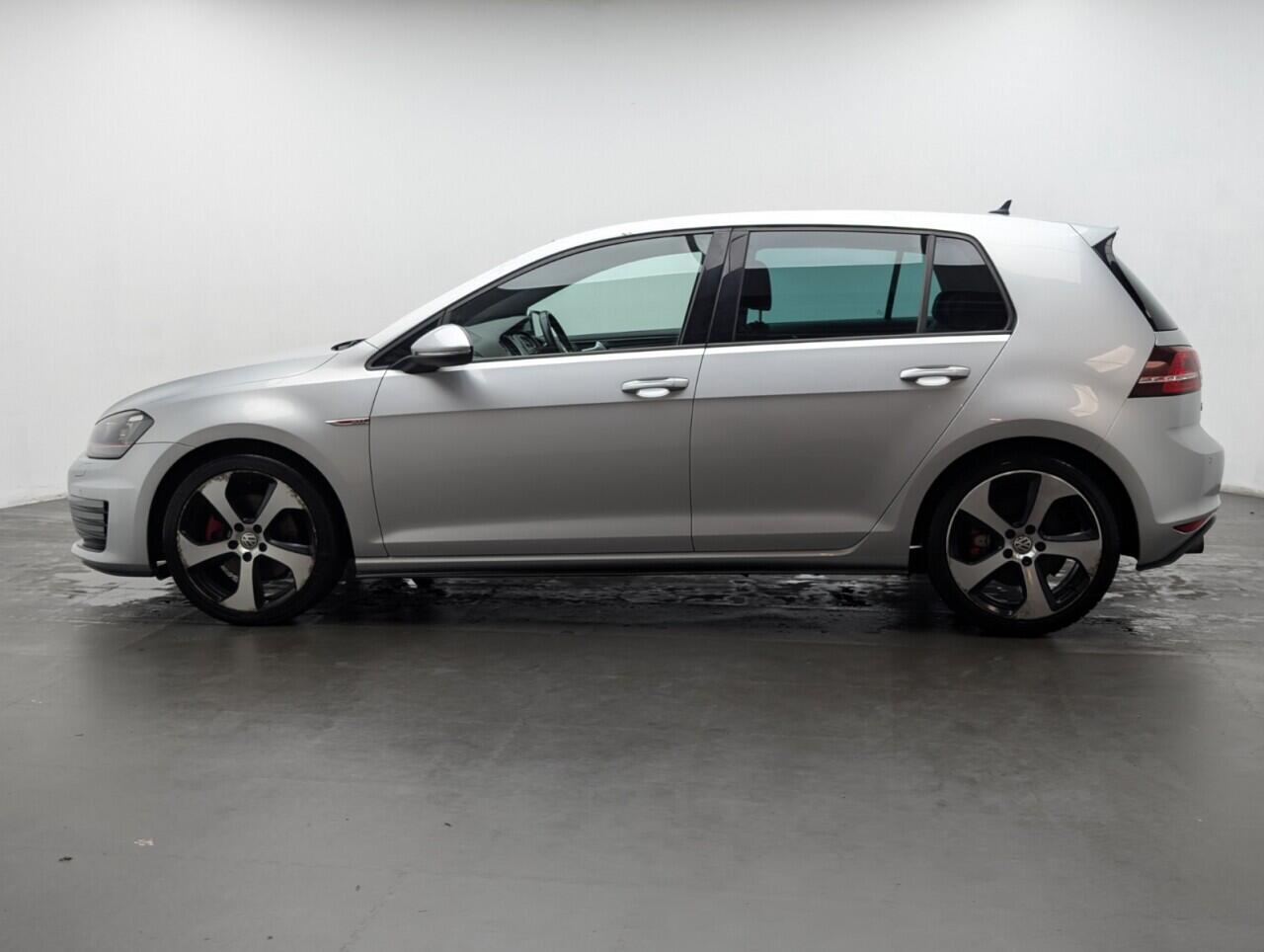 Used Volkswagen Golf 2017 for sale - 77696546: Photo 5