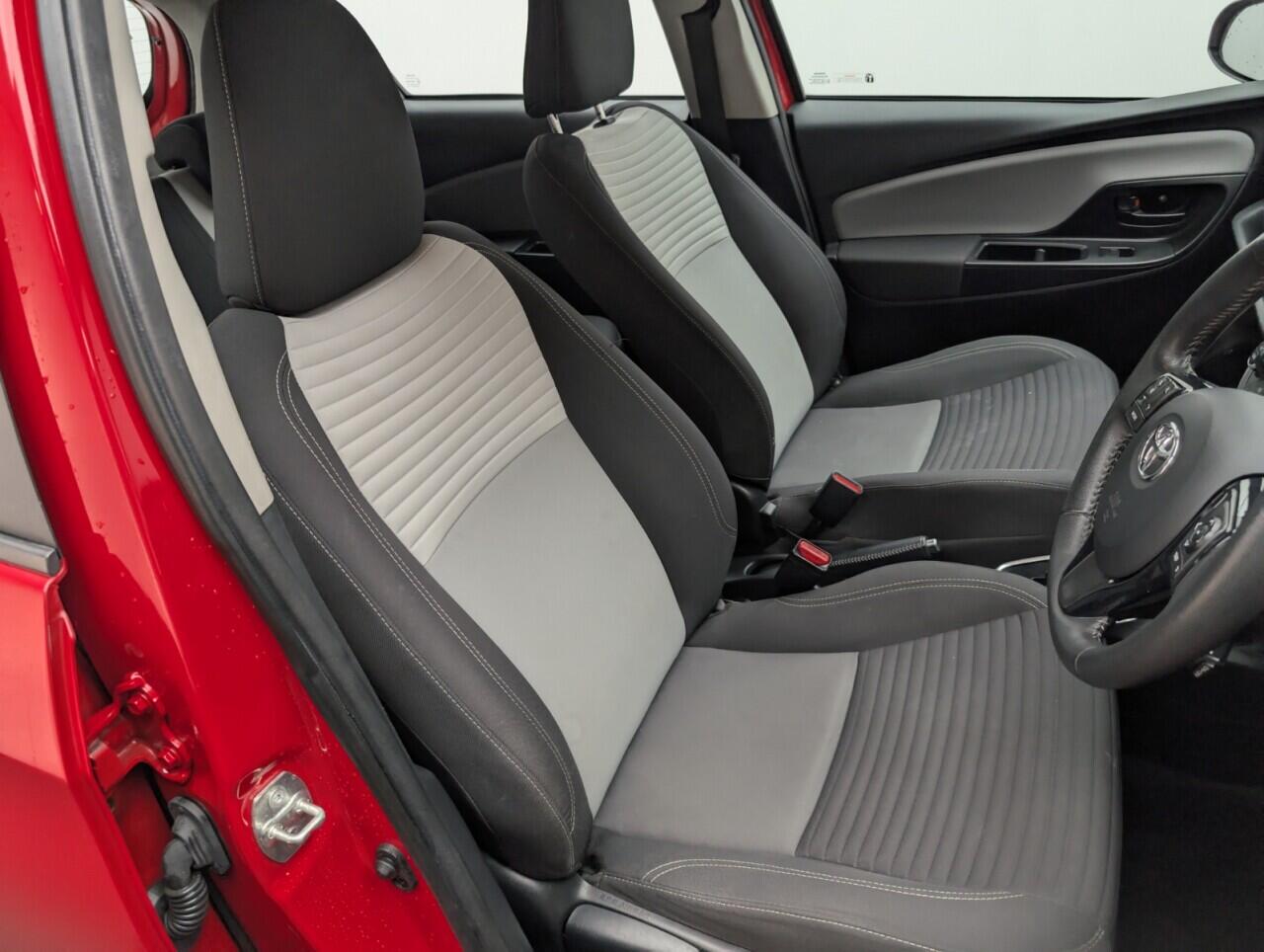 Used Toyota Yaris 2019 for sale - 76422872: Photo 12