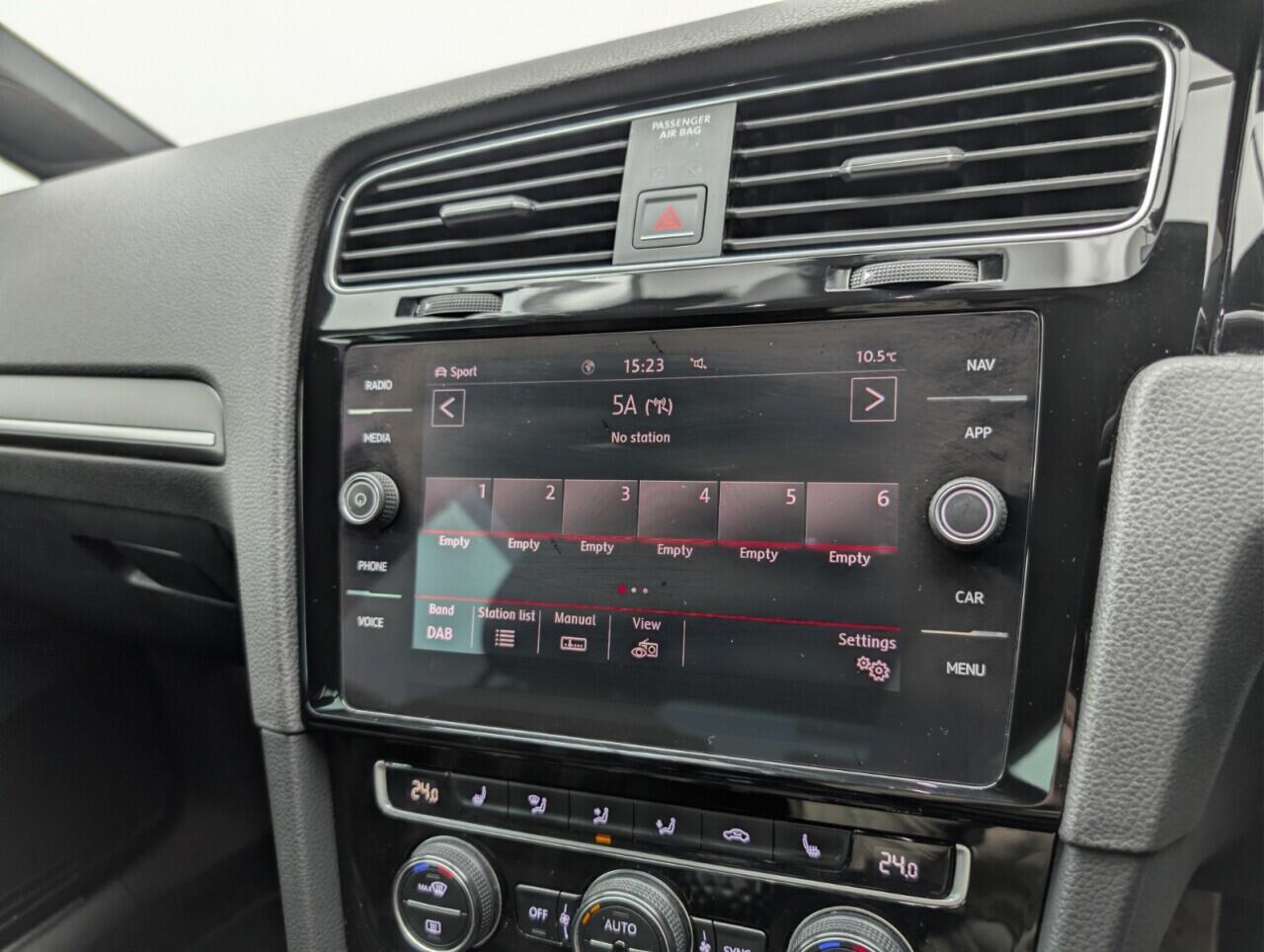 Used Volkswagen Golf 2017 for sale - 76952308: Photo 11