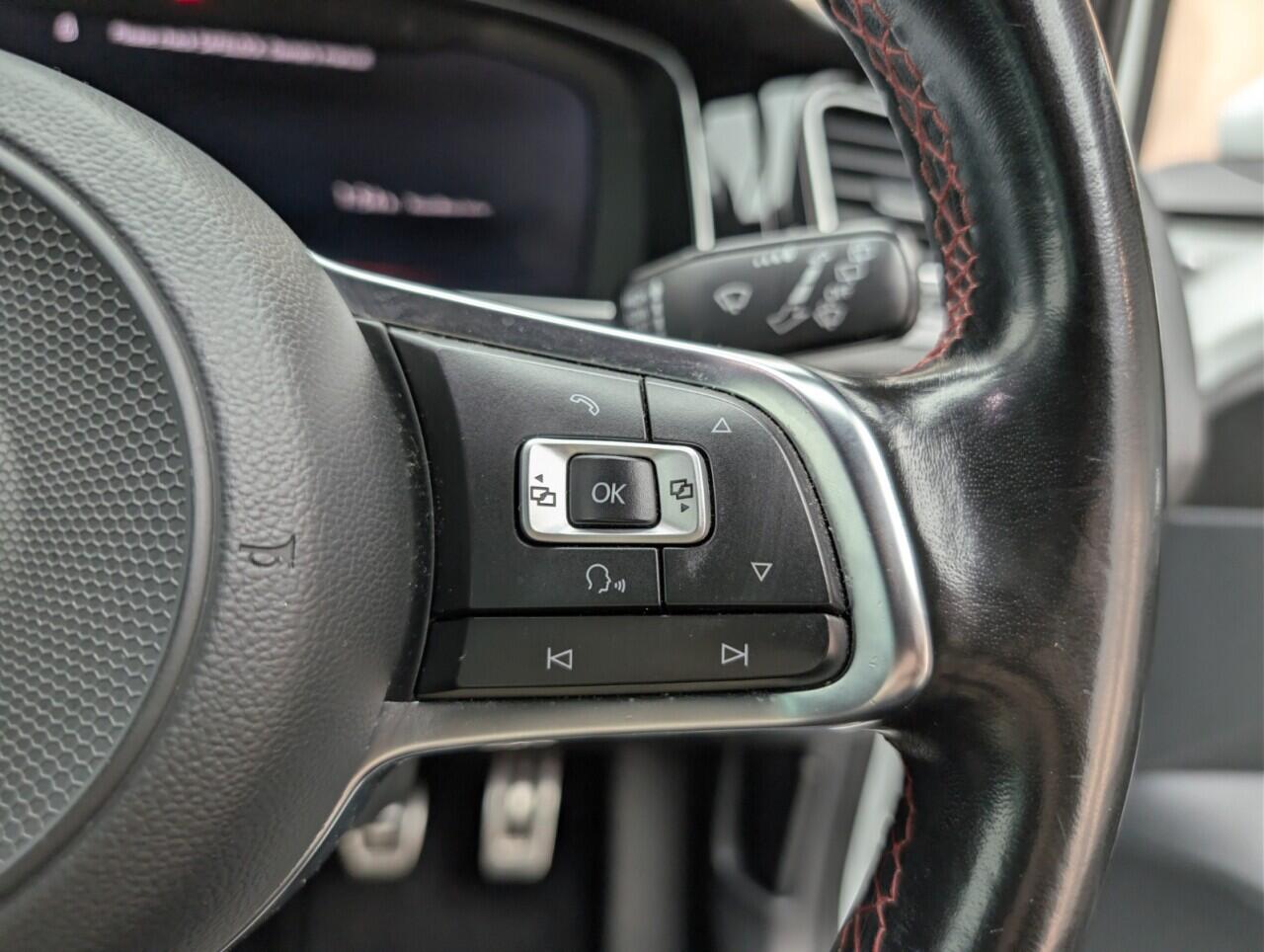 Used Volkswagen Golf 2017 for sale - 76952308: Photo 17