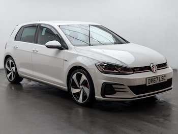 Used Volkswagen Golf 2017 for sale - 76952308: Photo