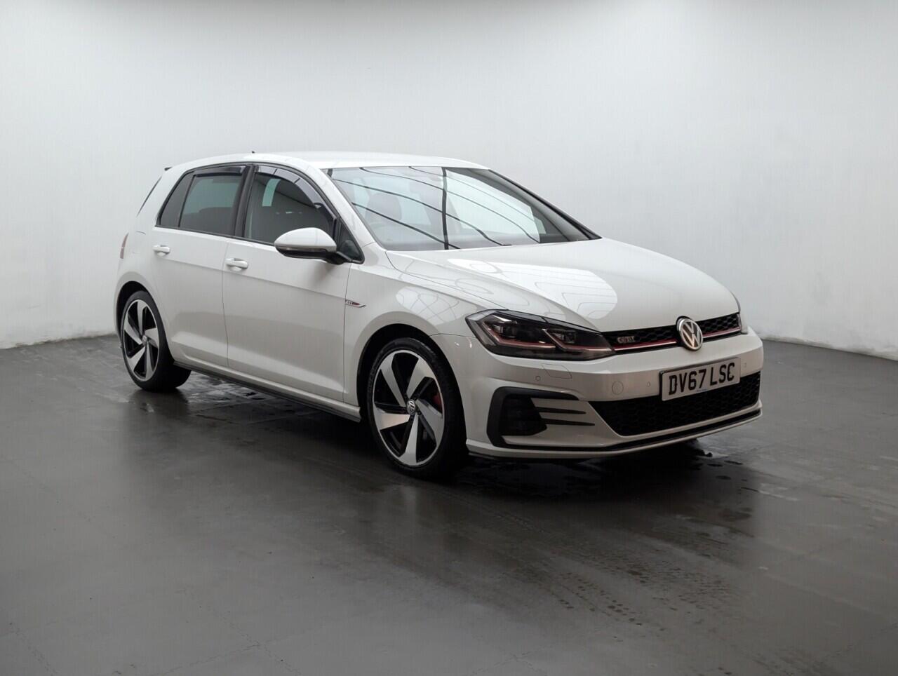 Used Volkswagen Golf 2017 for sale - 76952308: Photo 2