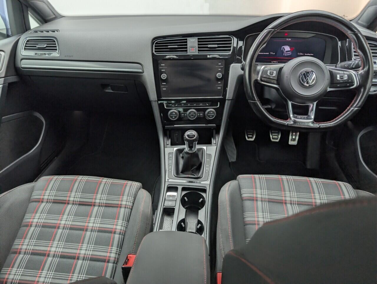 Used Volkswagen Golf 2017 for sale - 76952308: Photo 21