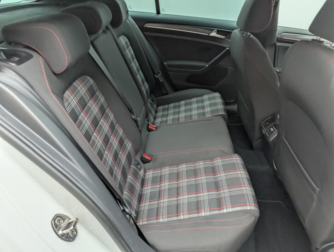 Used Volkswagen Golf 2017 for sale - 76952308: Photo 22