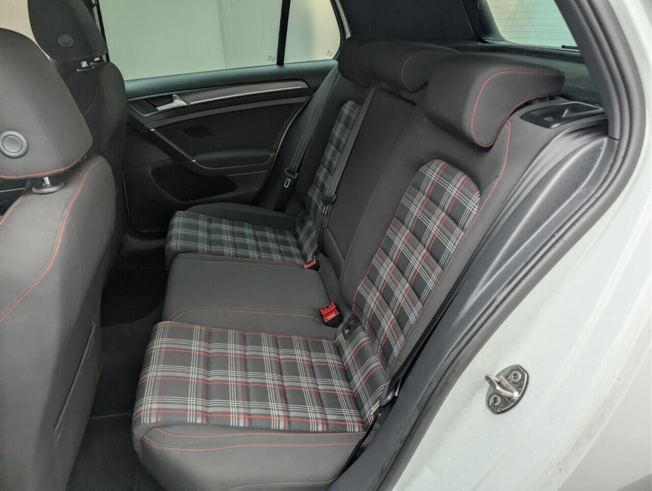 Used Volkswagen Golf 2017 for sale - 76952308: Photo 24