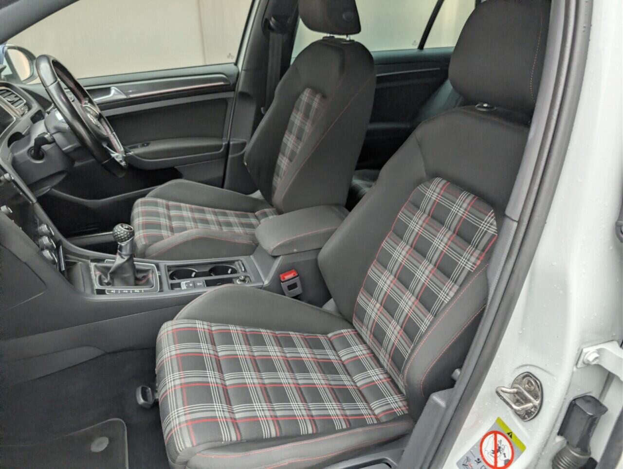 Used Volkswagen Golf 2017 for sale - 76952308: Photo 25