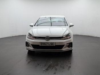 Used Volkswagen Golf 2017 for sale - 76952308: Photo