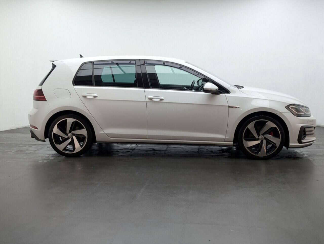 Used Volkswagen Golf 2017 for sale - 76952308: Photo 9